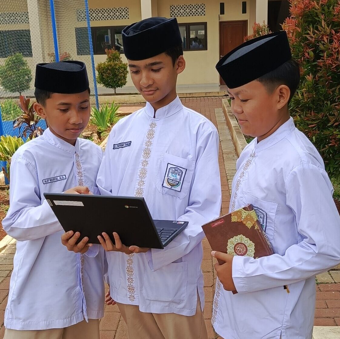 Peringatan 17 Agustus di AQL Islamic Center