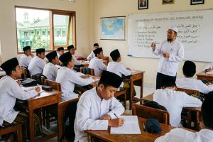 Bagaimana Cara Memilih Pesantren Untuk Anak yang Tepat: Panduan Membandingkan Beberapa Pesantren